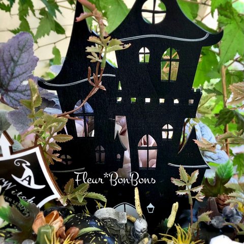 【 大人だってハロウィンを楽しみたいアレンジメント 】  Halloween arrangement ¥8,000(税込)