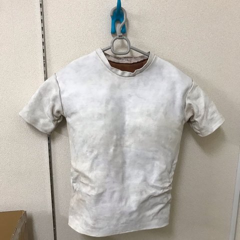 革で作った布風Tシャツオブジェ