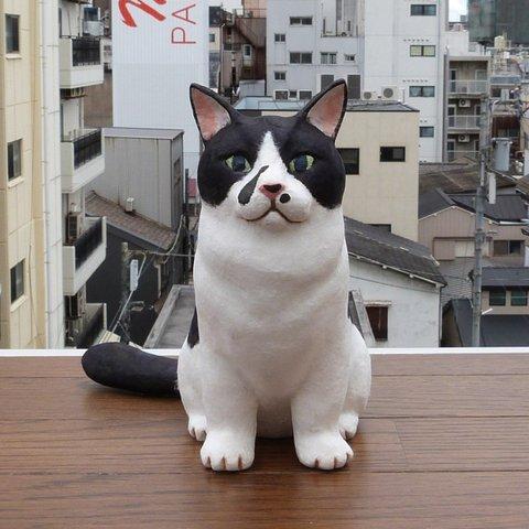 和紙で彩る　はちわれ猫の人形