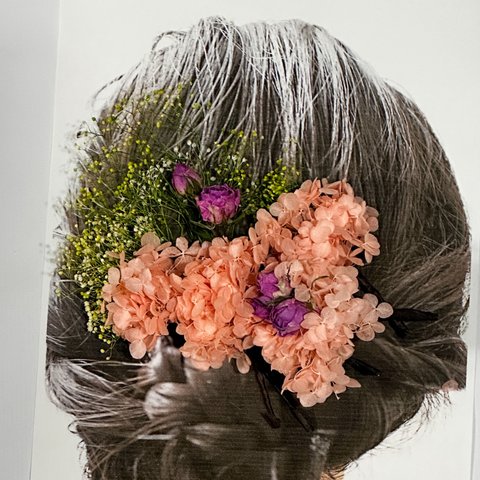 映画テレビからオファーが来るフラワーデザイナーのドライフラワーとプリザーブドフラワーの髪飾り　花飾り　ヘアアクセサリー　成人式