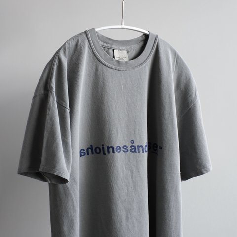 【NEW】ヴィンテージライクLOGO Tシャツ / ユニセックス / スモークグレー