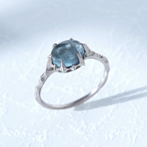 Snow Qeen Ring　K10WG／フローライト