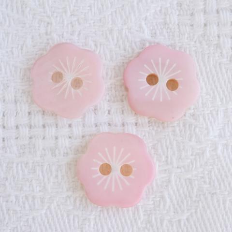 (3個) 12mm ピンクのお花の貝ボタン フランス製