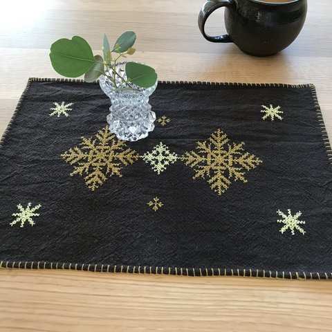 モロッコ刺繍　テーブルマット