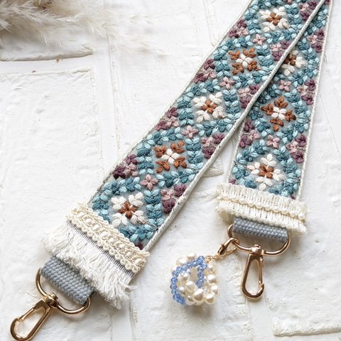 NEW♡インド刺繍リボンショルダーストラップ♡スマホ  ブルー系