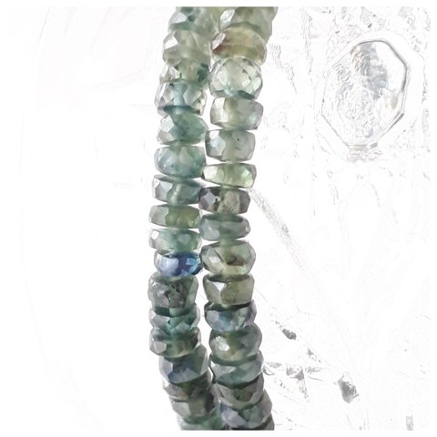 ∴天然石ビーズ∵高品質  青×黄=緑サファイア  ﾎﾞﾀﾝｶｯﾄ  10個