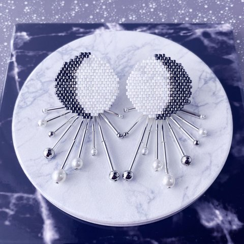 moonphase(white)(earrings/pierces)