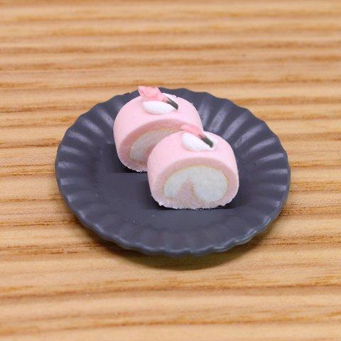 ミニチュア　桜ロールケーキ