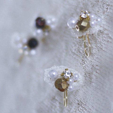 Tiny bijou earrings