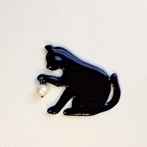 黒猫ブローチ【 白パール】