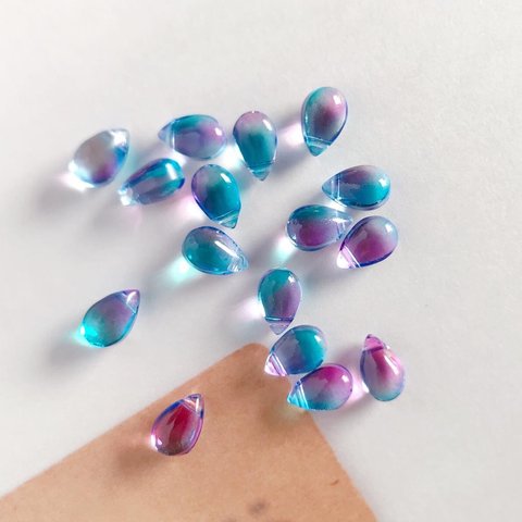 【10個】0.6×0.9㎝　青×紫　チェコビーズ　ガラスビーズ　雫　水滴　ドロップ