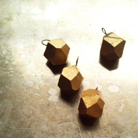 金メッキの十二面体