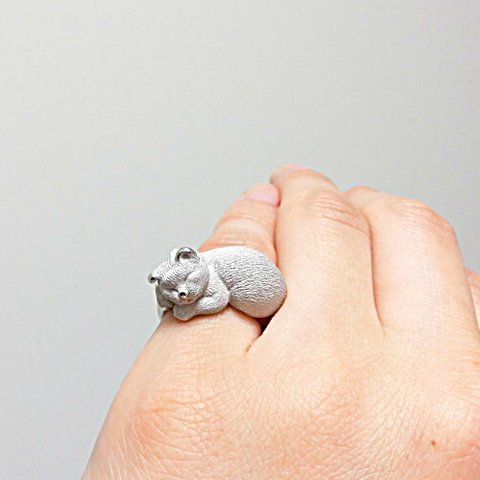 平和の象徴　　銀製『眠り猫の指輪』　　　◎リングサイズ（7号～23号は製作可能）