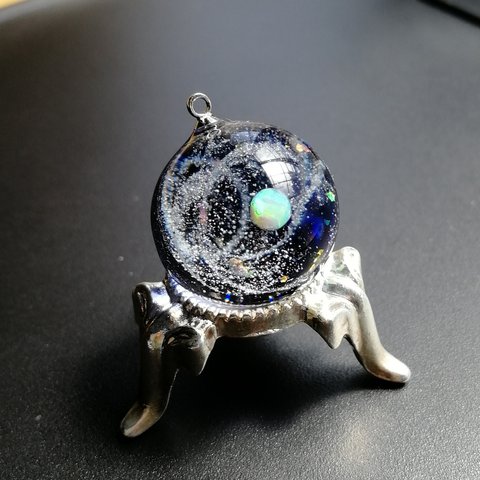 〈銀宇宙〉レジン  球体