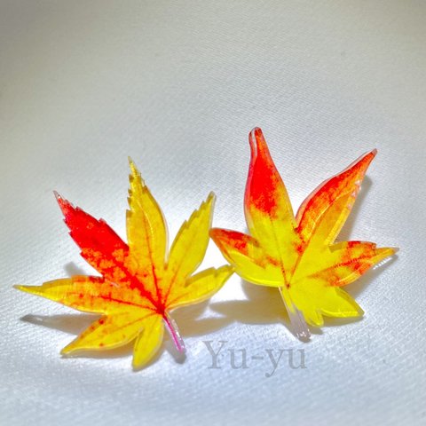 もみじ🍁1枚葉ピアス　　ピアス　紅葉　もみじ　葉っぱ　両耳　1枚　リアル　和🍁　アクリル　秋