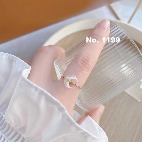 韓国ファッション　艶感ムーンモチーフリング　指輪　アクセサリー　-1199