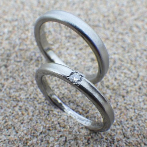 【金属アレルギー対応】 ダイヤモンドが輝くハフニウムの結婚指輪