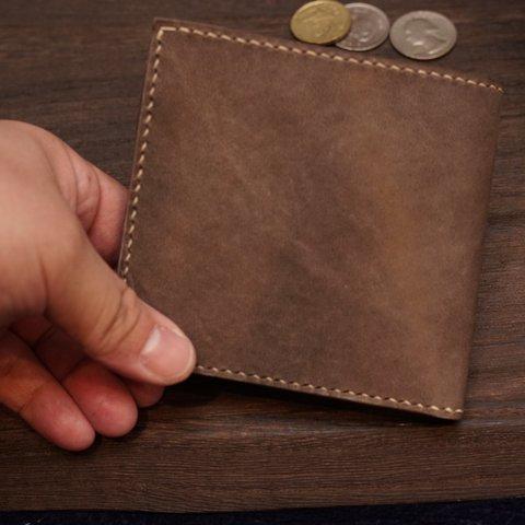 シンプルでコンパクトな折り畳み財布