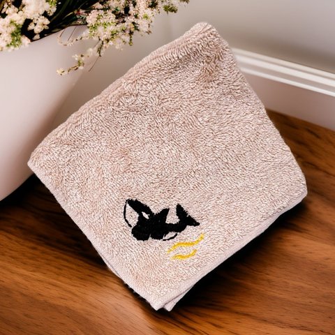 シャチの刺繍入り☆タオルハンカチ/くすみピンク(新品未使用