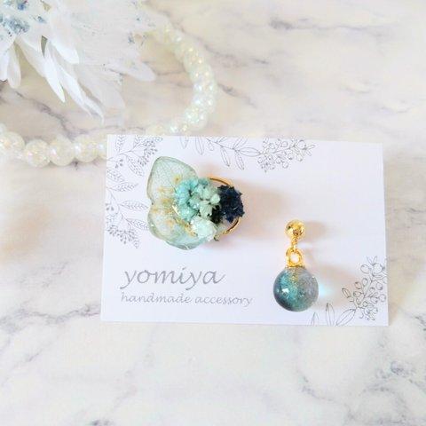 ﾋﾟｱｽ/ﾌﾞﾙｰ系/青のお花と球体ﾁｬｰﾑのｱｼﾝﾒﾄﾘｰﾃﾞｻﾞｲﾝﾋﾟｱｽ