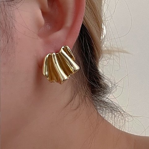 【ピアス】1ペア　ウェーブデザイン　アクセサリーパーツ　ピアスパーツ