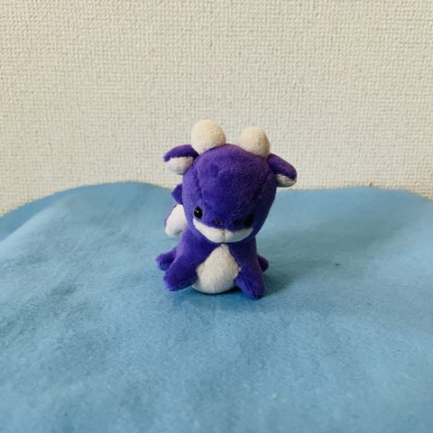 プチおすわりドラゴンのぬいぐるみ（パープル）