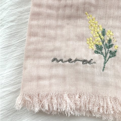 【名入れ】ミモザ刺繍・高品質ガーゼハンカチ （ピンク）