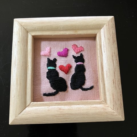 刺繍　ハンドメイド　フレーム　黒猫さんとハート💕⑩