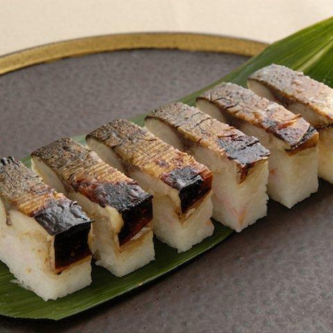 ふっくら香ばしい秘伝の味「焼き鯖寿司」