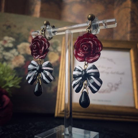 【+Gothic ribbon+赤×黒白】イヤリング・ピアス