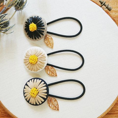 夏を暮らす お花刺繍のヘアゴム