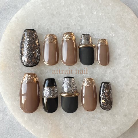 black × beige modenail