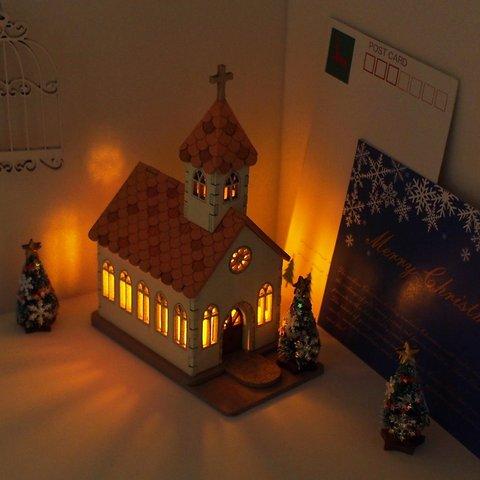 クリスマス　ミニチュア　木製チャーチ　LEDキャンドル　テラコッタ風屋根