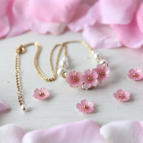 桜とコットンパールのネックレス