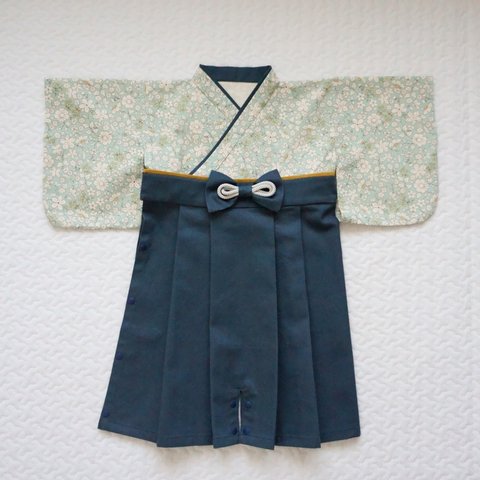 【再販】袴風ロンパース　花柄×群青色・70サイズ