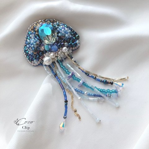 Jellyfish 幻想的✨ゆらゆらくらげのビーズ刺繍　ブローチ　アレンジ可