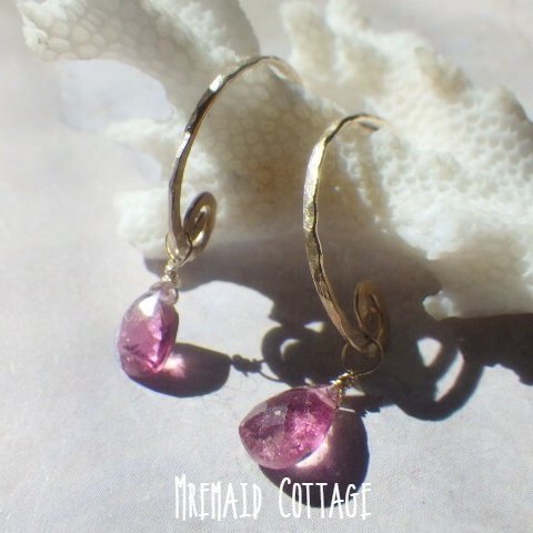 【10月誕生石】*14Kgf* Swirl ＆Pink Tourmaline ピンクトルマリン の渦巻きピアス☆槌目