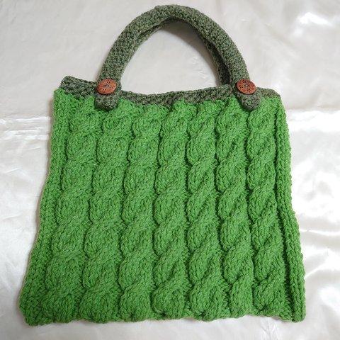 手編みのニットバッグ