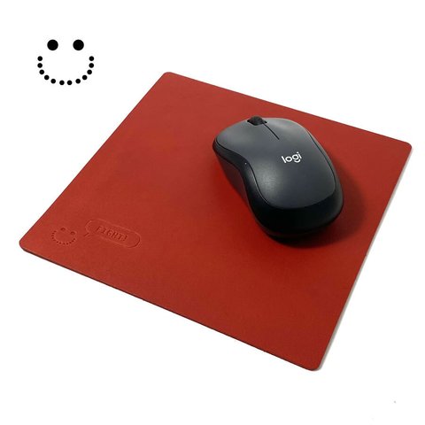 送料無料 ニコちゃん マウスパット PC周辺 かわいい スマイル キュート レザー 革 ヌメ革 レッド