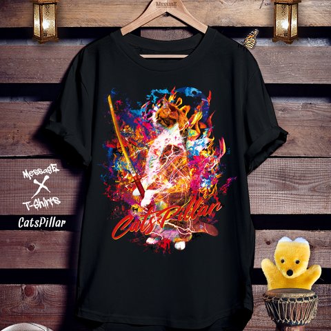 ねこ侍アート黒Tシャツ「CatsPillar」
