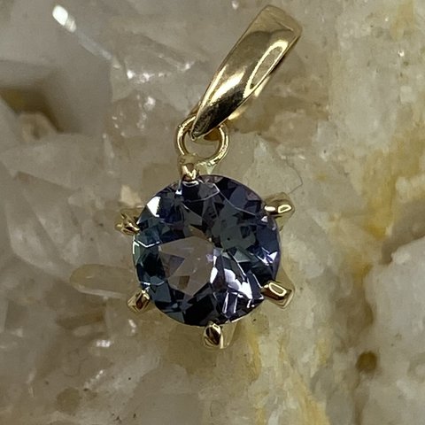 k18YG AU750 18金天然バイカラーゾイサイト0.63ct