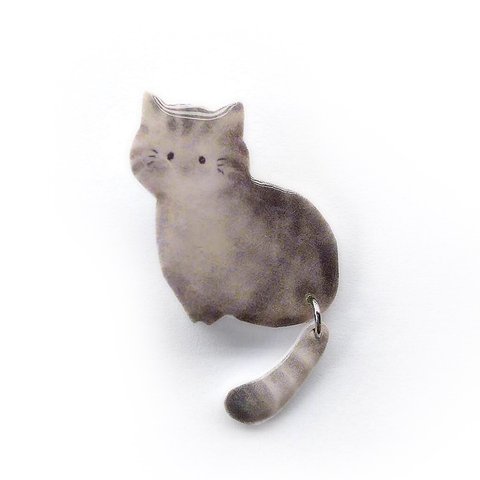 しっぽがゆれる、かわいい猫のブローチ  サバトラ