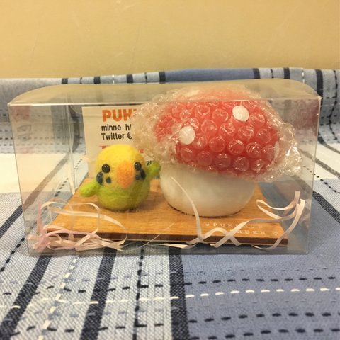  黄色セキセイインコときのこの小物入れ