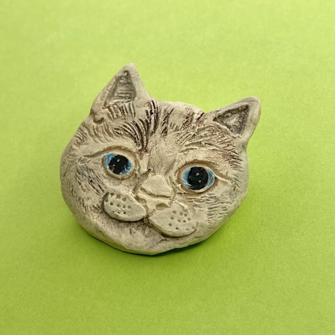 ●陶芸 ブローチ 猫【薄グレー 】