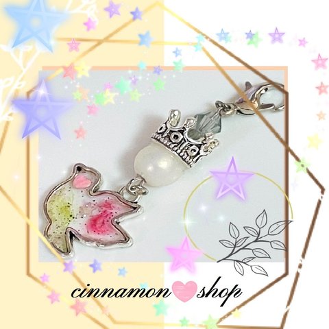 🕊鳩の型のレジン＆👑王冠のチャーム♪