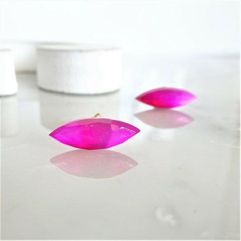 送料無料Fuchsia pink Chalcedony*Marquis stud pierced earring