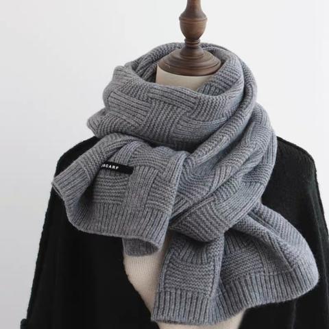 グレー、毛糸マフラー、編みのマフラー、秋、冬のマフラー、防寒対策
