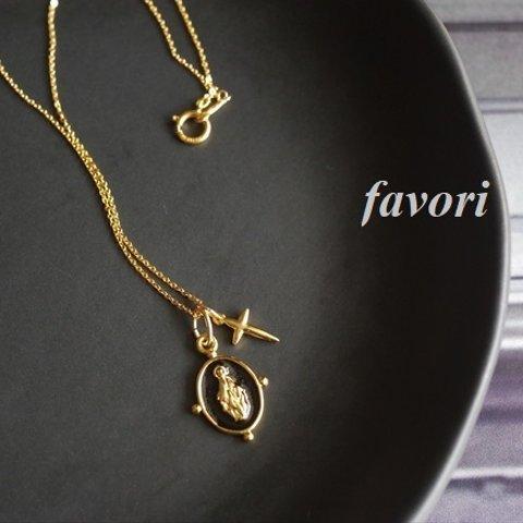 Gold metal charm necklace