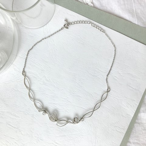 【 つる草チューリップ の チョーカー 】 シルバー お花 の ワイヤーアクセサリー ( choker ) by ナナウミナナミ