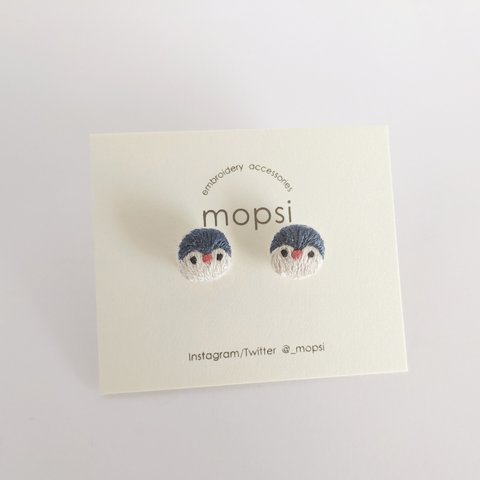 ぺんぎん 刺繍ピアス/イヤリング